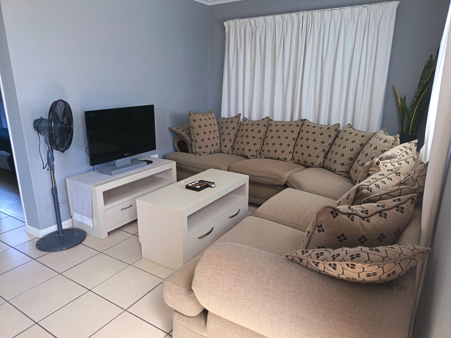To Let 2 Bedroom Property for Rent in Country Club Western Cape